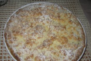 Tarta cu prune si crumble