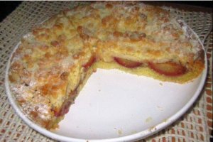 Tarta cu prune si crumble