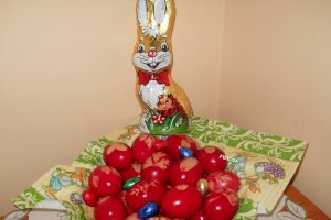 Oua rosii frumos decorate