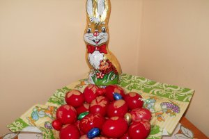 Oua rosii frumos decorate