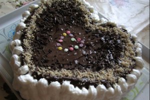 Tort cu multa, multa ciocolata
