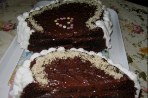 Tort cu multa, multa ciocolata