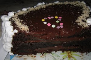 Tort cu multa, multa ciocolata