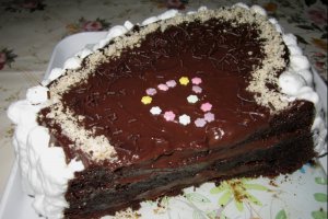Tort cu multa, multa ciocolata