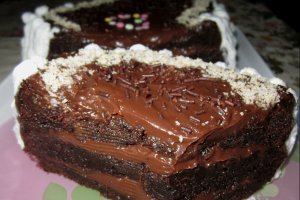 Tort cu multa, multa ciocolata