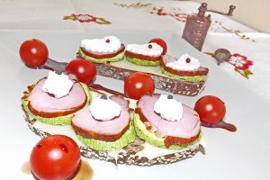 Tartine picante cu dovlecel