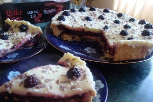 Tarta cu jeleu de mure, coacaze si mascarpone