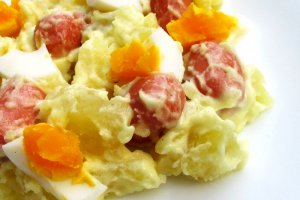Salata calda cu maioneza
