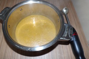 Supa crema de legume cu salata si leurda