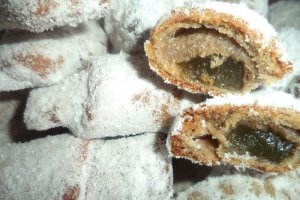 Cornulete de post cu pudra de roscove si rahat