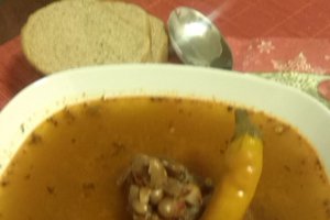 Ciorba de fasole pestrita cu os afumat