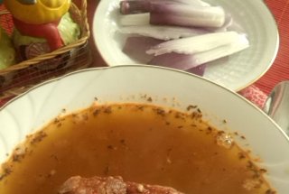 Ciorba de fasole pestrita cu os afumat
