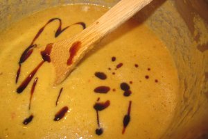 Supă cremă de legume aromatizată cu sos de stridii (Oyster sauce)