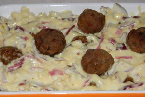 Aperitiv chiftelute cu maioneza si ceapa
