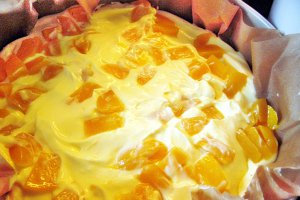 Tort cu cremă de brânză și piersici (rețeta cu nr. 800)