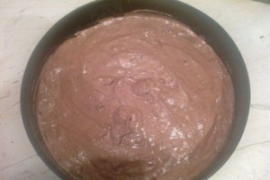 Tort cu blat pufos si crema de cacao