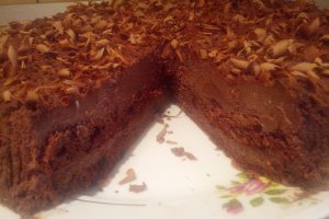 Tort cu blat pufos si crema de cacao