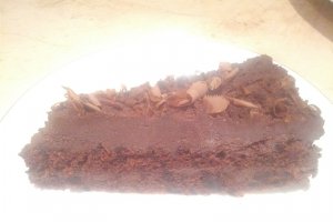 Tort cu blat pufos si crema de cacao