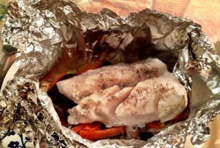Cod en papillote cu orez, ciuperci și morcovi