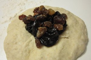 Cozonacei cu prune uscate si banane