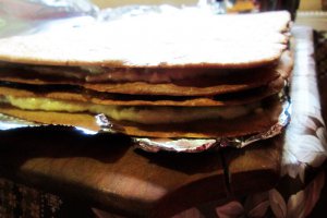 Desert prajitura de post cu foi de zahar ars si crema de gris