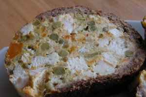 Rulada de carne cu morcov si mazare verde