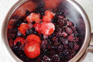 Strudel cu fructe de padure