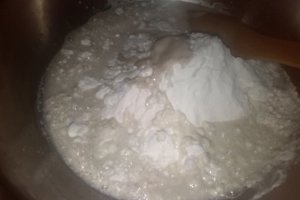 Langosi cu branza si marar