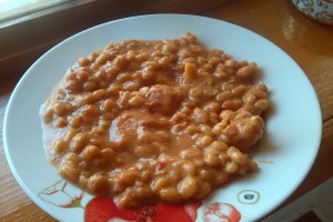Fasole cu carne de porc