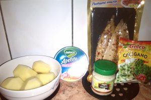 Salata de cartofi cu pastrama de macrou afumat