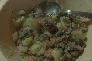 Salata de cartofi cu pastrama de macrou afumat