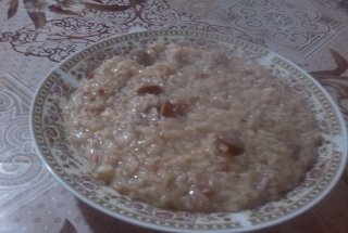 Pilaf de orez cu carnat afumat