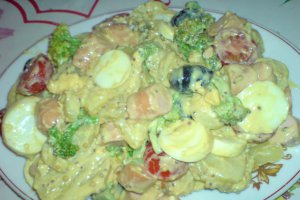 salata cu crenvursti