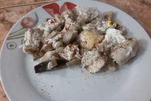 Piept de pui fiert cu ciuperci