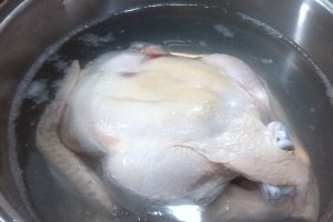 Pui cu carnati