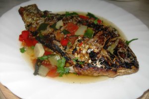 Saramura de peste cu legume