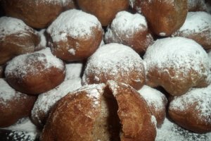 Gogosi de post cu pudra de roscove