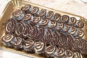 Rulada cu nuca de cocos si cacao (de post)