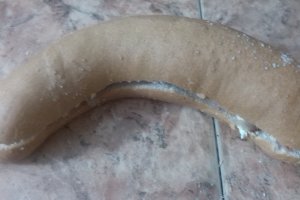Sandvis cu toba si salam