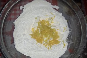 Tarta cu crema de gris si ciocolata