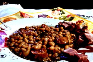Fasole boabe cu carnat