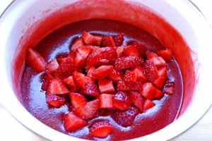 Minitarte cu capsuni, crema de lamaie si frisca (reteta nr. 100)