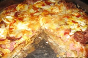 Pizza cu sos de rosii