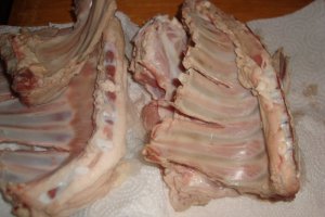 Coaste de miel in sos alb de vin