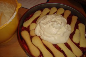 Tort cu capsuni si kiwi
