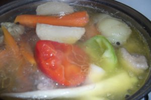 Supa de gaina de casa cu galuste - reteta de la Bunica