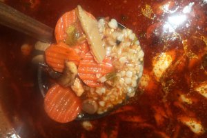 Ciorba de ciuperci cu hrisca si carne de porc