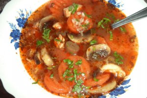 Ciorba de ciuperci cu hrisca si carne de porc