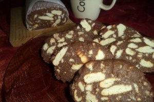 Salam de biscuiţi, reţetă cu fursecuri