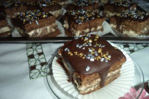Salam de biscuiţi, reţetă transformata in prajitura